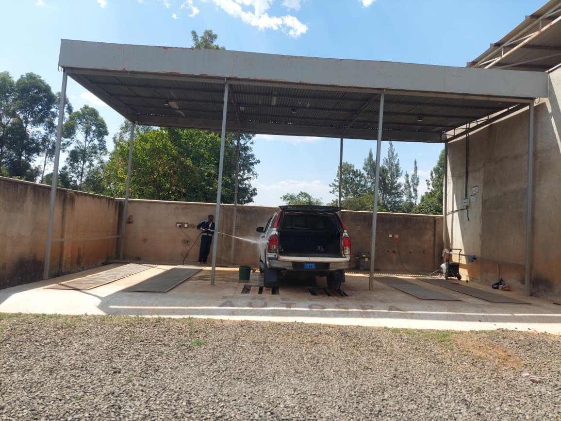 Car Wash- 4*4s at Pit Performante Kenya